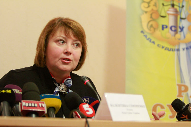 В.Сімоненко запевнила, що конституційне подання є прагненням суддів встановити справедливість, а не спробою втекти від люстраційної відповідальності.
