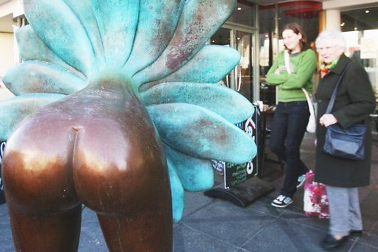 Увидеть голую задницу в публичном месте австралийцы теперь смогут разве что в виде произведения искусства