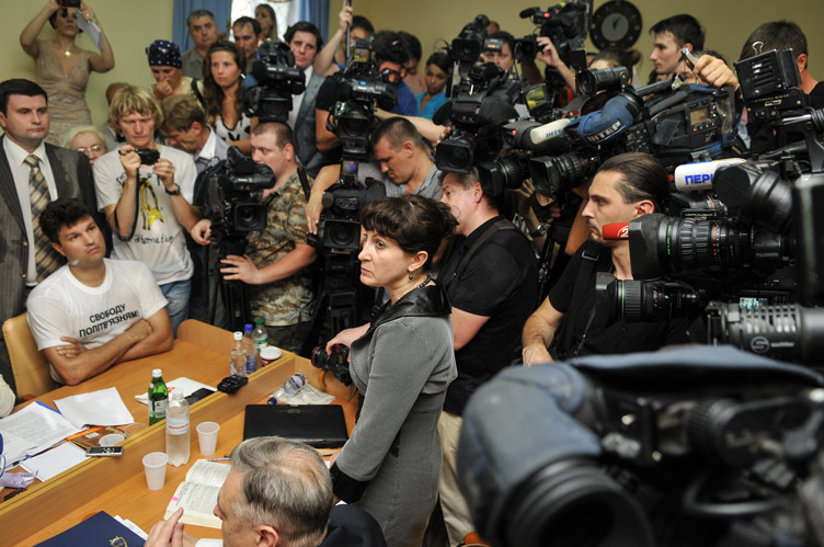 На відміну від європейських судів, в українських на засіданнях може бути велика кількість відеокамер.