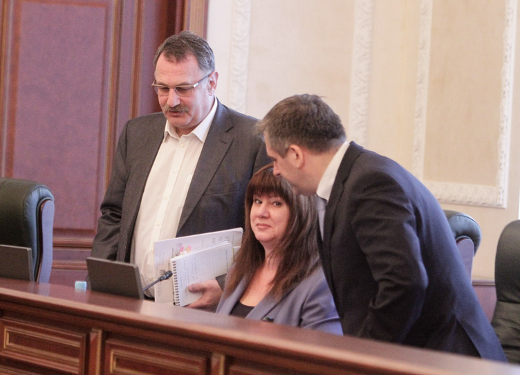 Розміщена на одному із сайтів інформація не переконала Вадима Беляневича (ліворуч) у тому, що суддя вчинила дисциплінарний проступок.
