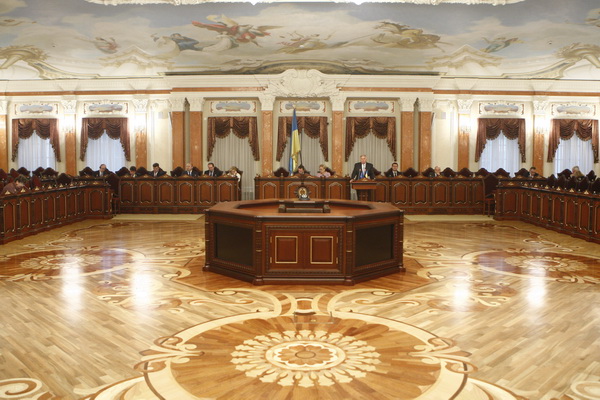 У 2016 році Верховним Судом України розглянуто по суті 621 справу, скасовано рішення Вищого адміністративного суду у 252-х із них.