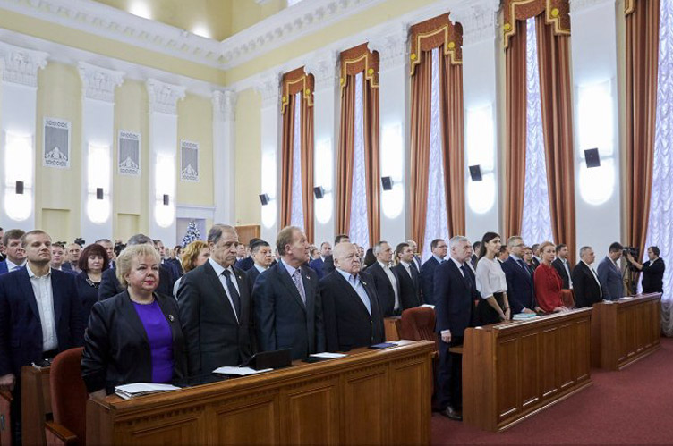 Для захисту своїх інтересів у судах Харківській міській раді доведеться звертатися до адвокатів.