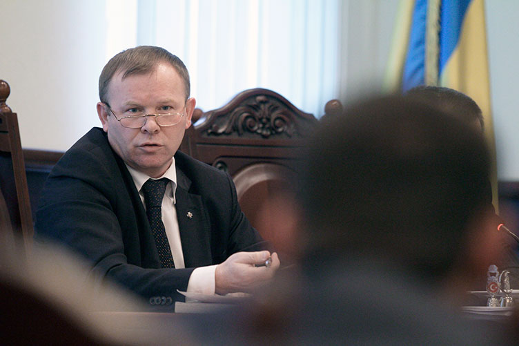 В.Микулин: «Председатель Апелляционного суда Сумской области просит комиссию дать оценку фактам, изложенным в его обращении».