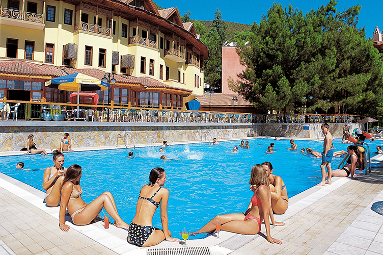 Щорічно в Туреччині відпочивають близько 40 млн туристів, але більшість задовольняється «дешевими» турами.