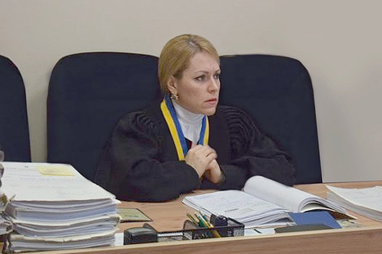 Судье ОАСК Олесе Чудак, которая разбиралась с претензиями к КДКА Киева, не впервые приходится рассматривать сложные и резонансные дела.
