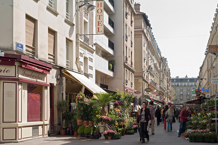 От новых требований в выигрыше будут, прежде всего, небольшие гостиницы, которые в Париже — на каждом шагу.