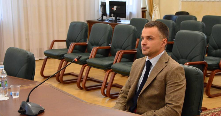 Одним из последних, кто был отстранен от правосудия, оказался Дмитрий Лобан из Черниговского окружного административного суда.
