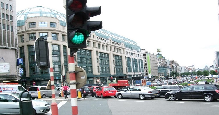 «Умные» светофоры в первую очередь используют для разгрузки центральных улиц городов.