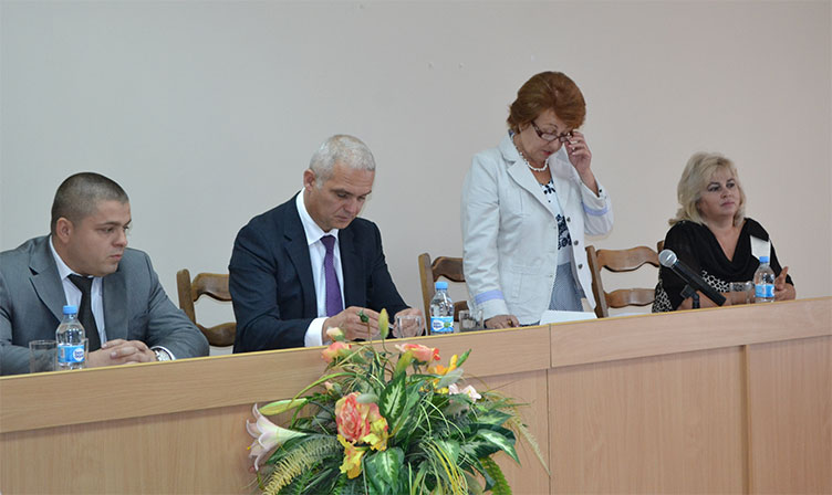 Р.Чумаченко (в центре) напомнила, что периодическое обучение поможет поддерживать квалификацию судей и работников аппарата на должном уровне.
