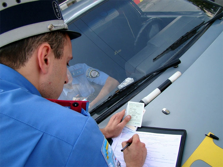 Друга спроба МВС перекласти завдання притягнення водіїв до адміністративної відповідальності з інспекторів на техніку додасть роботи судам.
