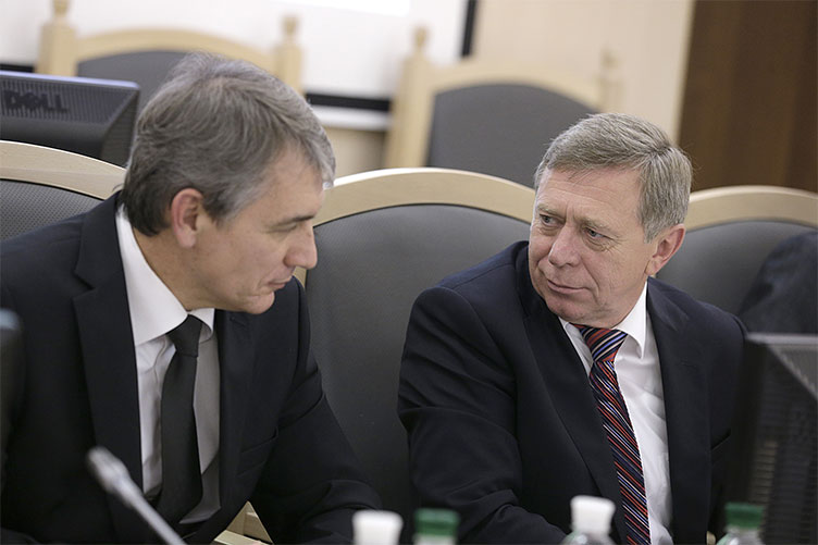 И.Темкижев (слева) надеется, что ССАС будет прилагать максимум усилий 
для решения проблем админсудов.