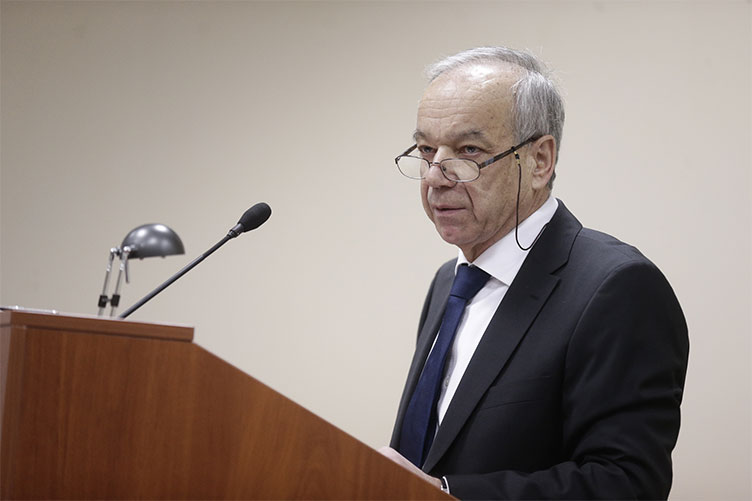 В.Москаленко розповів членам пленуму про основні моменти всіх 4 постанов. 