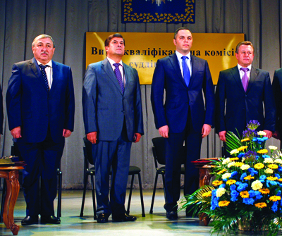 Поздравить представителей ВККС пришли первые лица судебной власти.