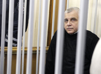 В.Иващенко, в отличие от С.Михеева, выслушал приговор сидя.