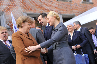 Забота А.Меркель о Ю.Тимошенко: дружба или инстинкт самосохранения?