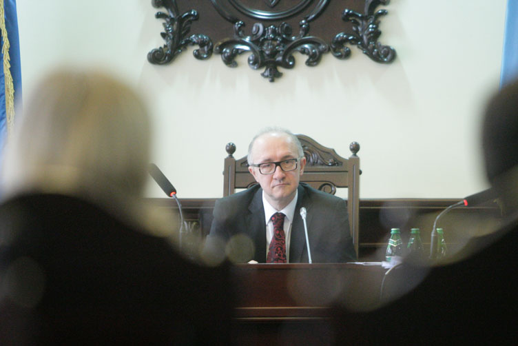 С.Козьяков та його колеги відмовилися тимчасово позбавити двох суддів права розглядати справи.