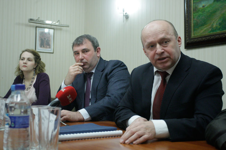 М.Смокович (праворуч) переконаний: адмінсуди та Мін’юст мають товаришувати.