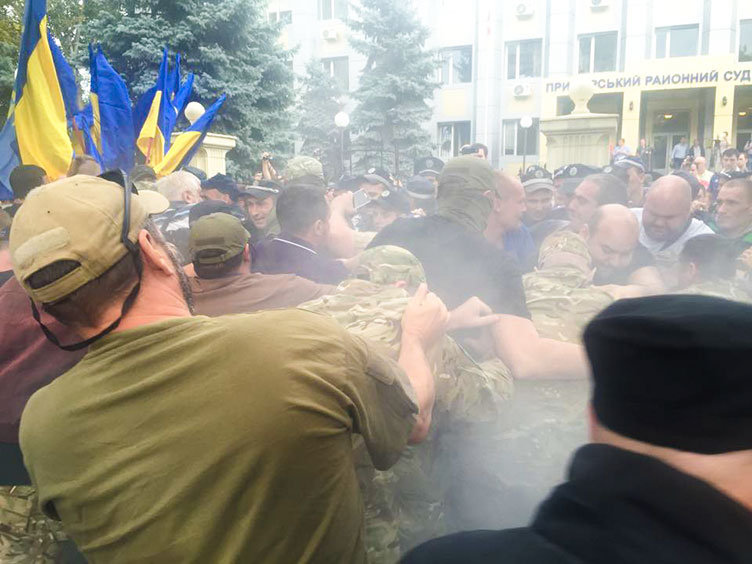 Найчастіше у цьому році від дій громадських активістів потерпають працівники Приморського районного суду м.Одеси.