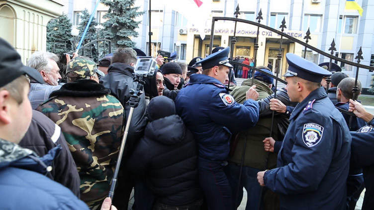 Велику кількість засідань у Приморському районному суді м.Одеси мітингувальники зірвали, намагаючись тиснути на Феміду.