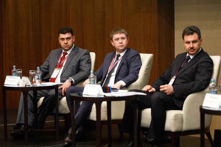 Олексій Муравйов (праворуч) уважає, що сьогодні треба визначитися, чи виправдовує ст.205 КК ті очікування, які держава мала, вводячи цю норму.