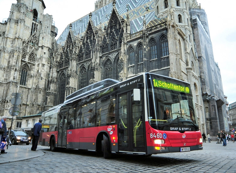 По мнению составителей рейтинга, жизнь в Вене похожа на сказку, улицы зачищены от преступности, а транспорт приходит точно по расписанию.