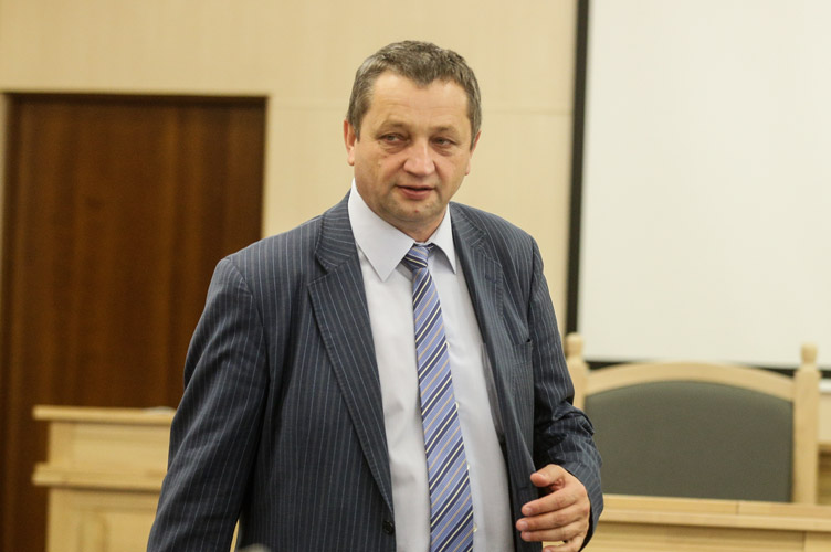 Анатолий Марцинкевич: «Принципиально важно не потерять судей-профессионалов и сохранить все помещения судов»