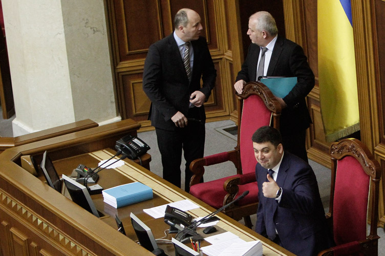 У листопаді 2015-го нардепів палко закликали проголосувати за «закон Савченко», а у травні 2017-го вже вимагали його скасування, аби «зупинити цей безлад».