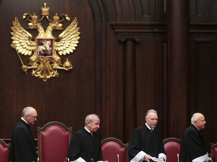 Судьям РФ политика не интересна. Для них буква закона превыше всего.