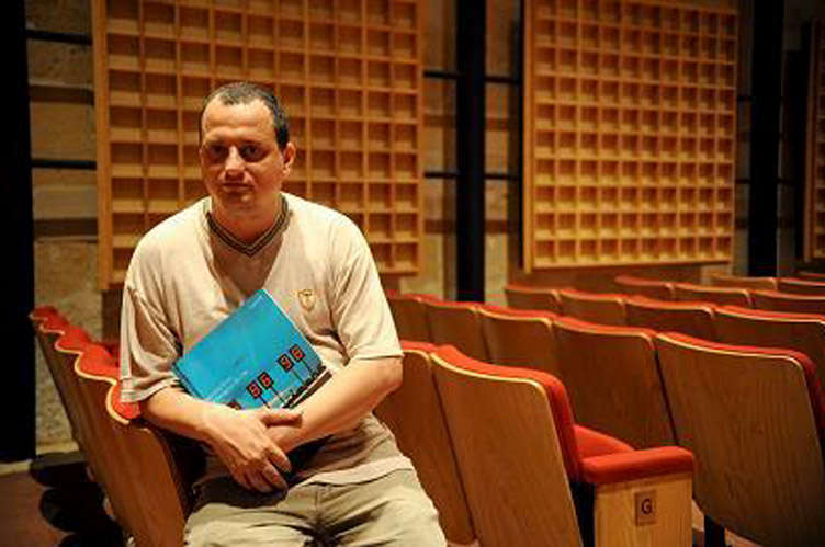 Режисер Адріан Бакль не полишає надії показати п’єсу мальтійцям, тож на сайті Unifaun Theatre вона дотепер значиться як майбутня вистава.