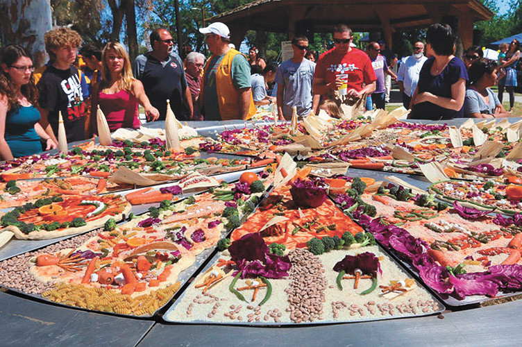 Ежегодно в Неаполе проходит главный фестиваль пиццы, который длится целую неделю.
