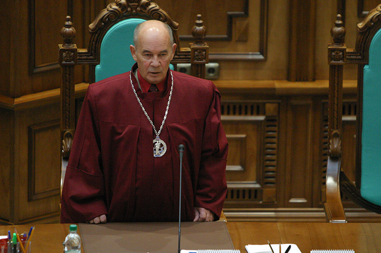 Саме Павло Євграфов був виконувачем обов’язків Голови Суду в найскладніший для нього час, коли діяльність юрисдикції блокували (кінець 2005 — середина 2006 року).