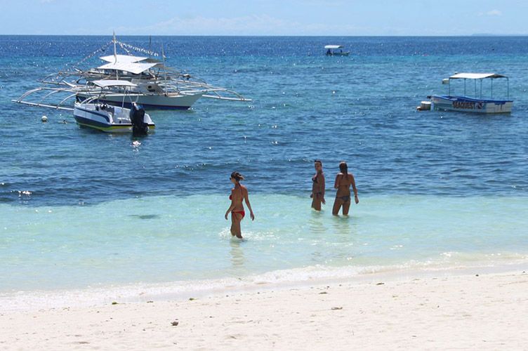 Дрес-коду на філіппінських пляжах немає, але можуть оштрафувати за «непристойні фотографії».
