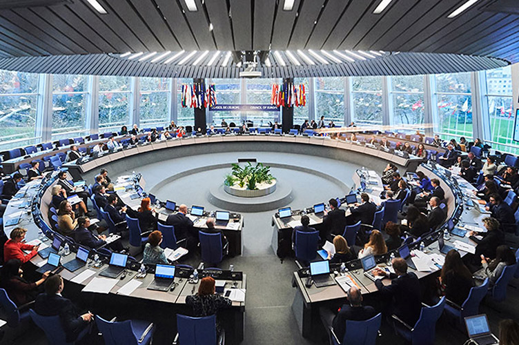 У Комітеті міністрів Ради Європи особливу увагу приділяють дотриманню в державі принципів незалежності судової влади.