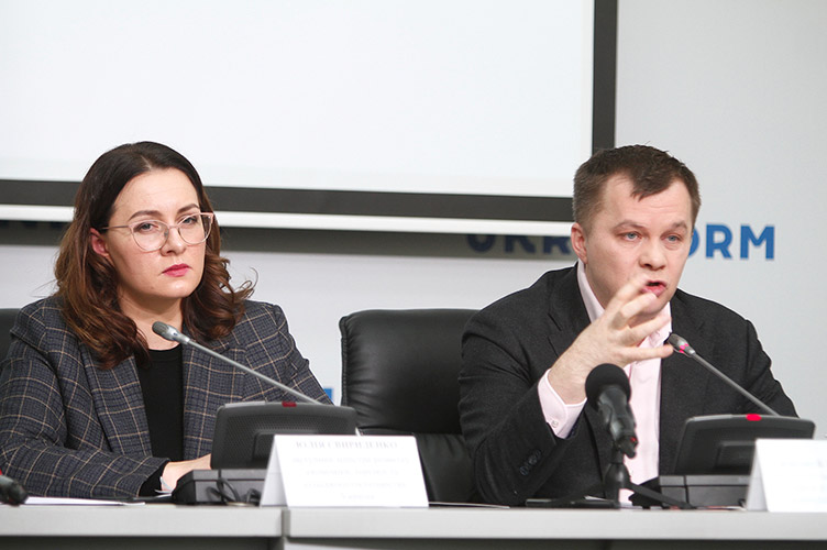 За словами Тимофія Милованова, лише 12,8 млн з 28,5 млн українців працездатного віку трудяться легально.