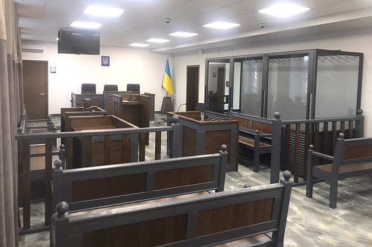 Навіть у залі щойно збудованого Ківерецівського районного суду Волинської області буде не просто розмістити ще й 7 присяжних.
