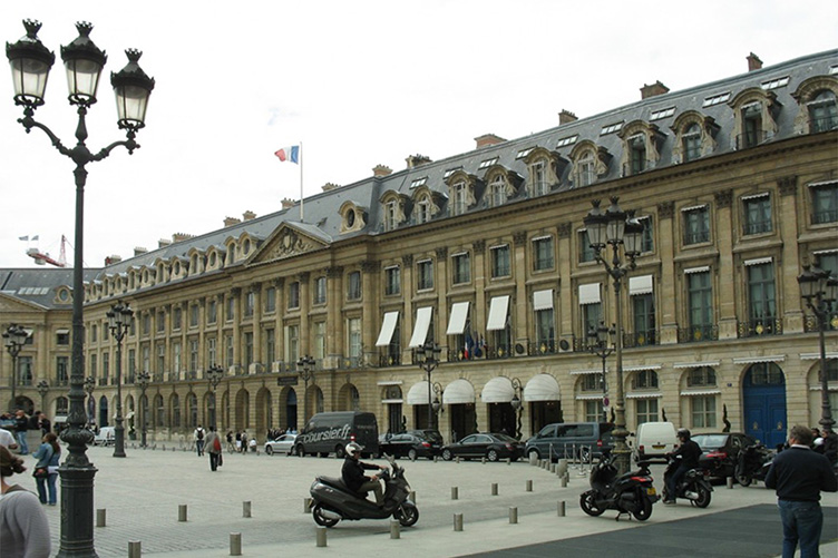 Некоторые парижские отели по карману разве что членам королевской семьи и коммандировочным.