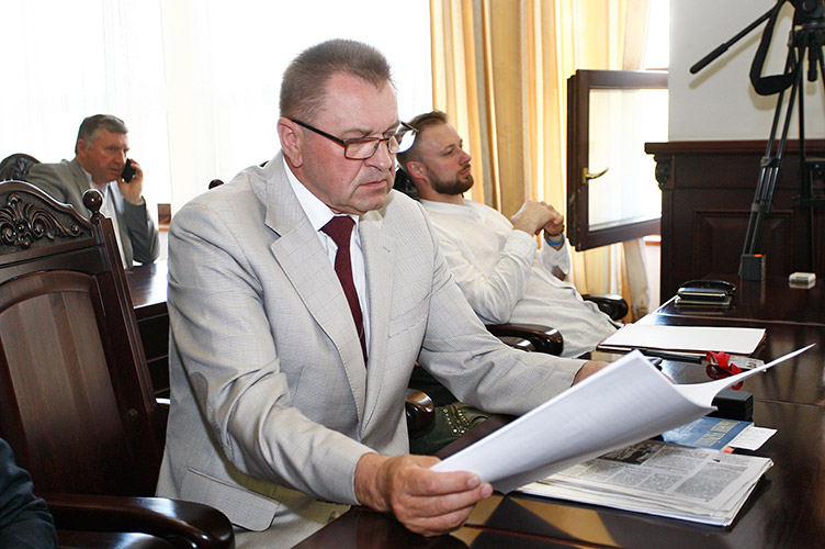 В свое время Василий Гуменюк тщетно пытался убедить членов ВККС в невозможности перевода судей ВСУ в учреждения низшего уровня.