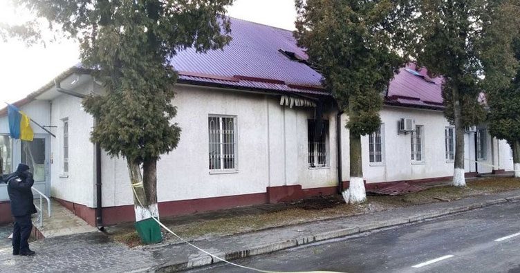Будівля Любомльського районного суду після інциденту. Фото: