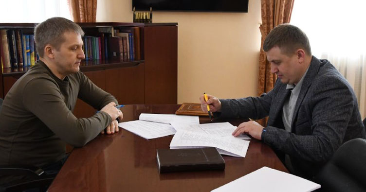 Нардеп Сергій Демченко (ліворуч) та керівник ДСАУ Олексій Сальніков.