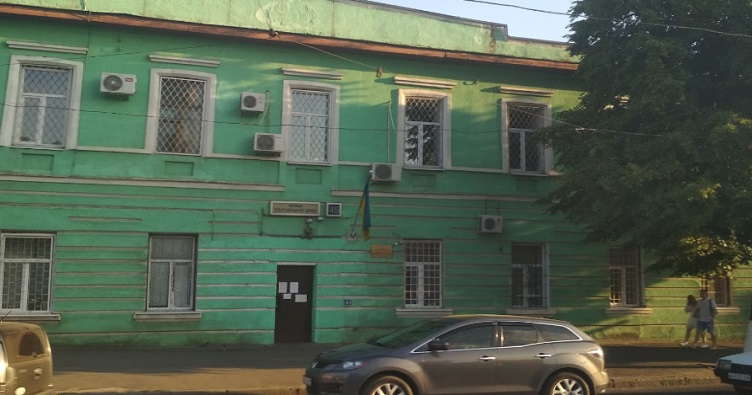 Жовтневий районний суд м. Харкова шукає одразу 3 секретарів суду. Але потрібно поквапитися!