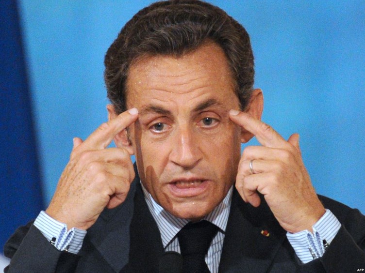З’ясування стосунків з французькою Фемідою змусило Н.Саркозі «взятися за голову».