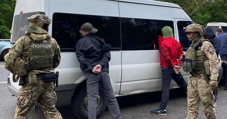 Затримання більш ніж на 72 год. без ухвали слідчого судді не допускається навіть в умовах воєнного стану, але можна неодноразово продовжувати строк тримання під вартою.