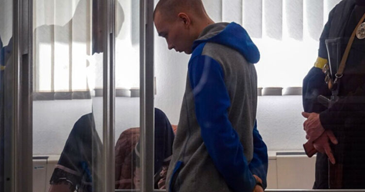 Перший суд над росйським військовим Вадимом Шишемариним за вбивство мирного жителя на Сумщині. Фото: Грати