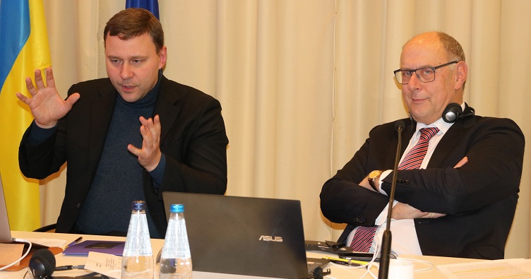 Натисність на зображення, аби подивитися трансляцію.