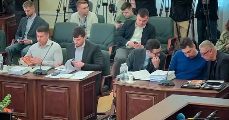 Всеволода Князєва доставили у ВРП на 11:00 прямо із слідчого ізолятора.