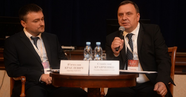 Інтерв’ю зі Станіславом Кравченком (праворуч) провів партнер EQUITY В’ячеслав Краглевич.