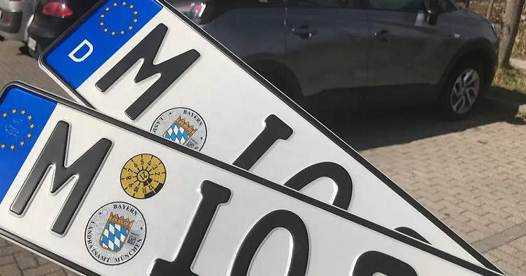 По официальным данным на начало 2022 года, число ТС с «E-знаками» в Германии превысило миллионный рубеж, удвоившись за год.