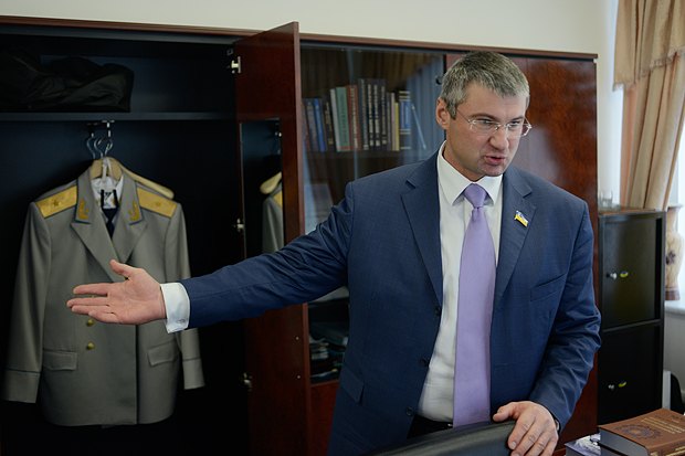 С.Мищенко: За время работы в правоохранительной системе, а также председателем Комитета ВР по вопросам правовой политики, я знаю В.Кривенко как человека незаангажированного