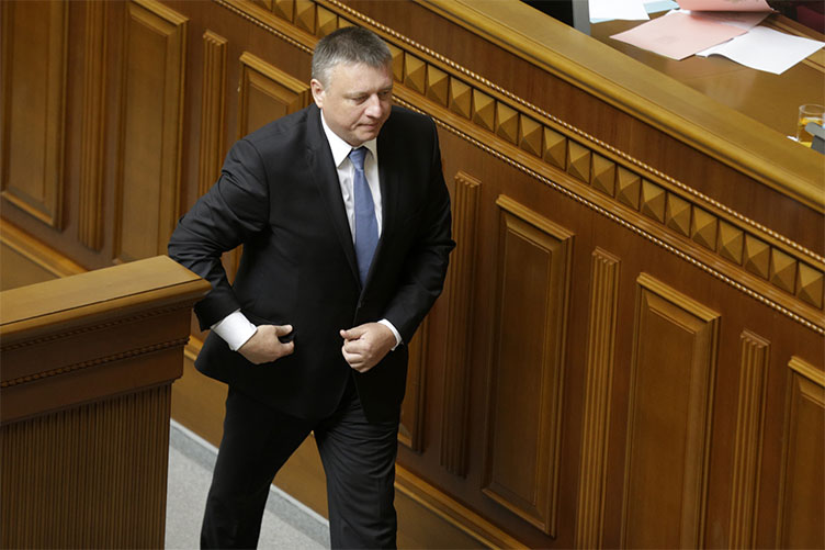 А.Литвинов вышел из сессионного зала уже в новом статусе — судьи КС.