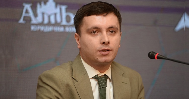 Руководитель практики WCC компании ADER HABER, адвокат Владимир Бабичев
